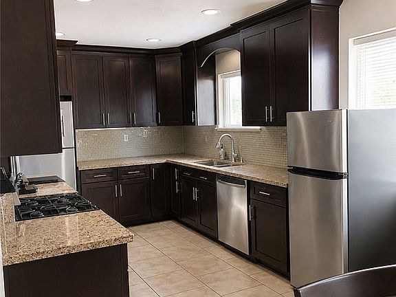 3rd image of 5645 Crest Ave