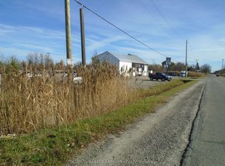 49 Rideau Ave S, Montague, ON K7A 2V8