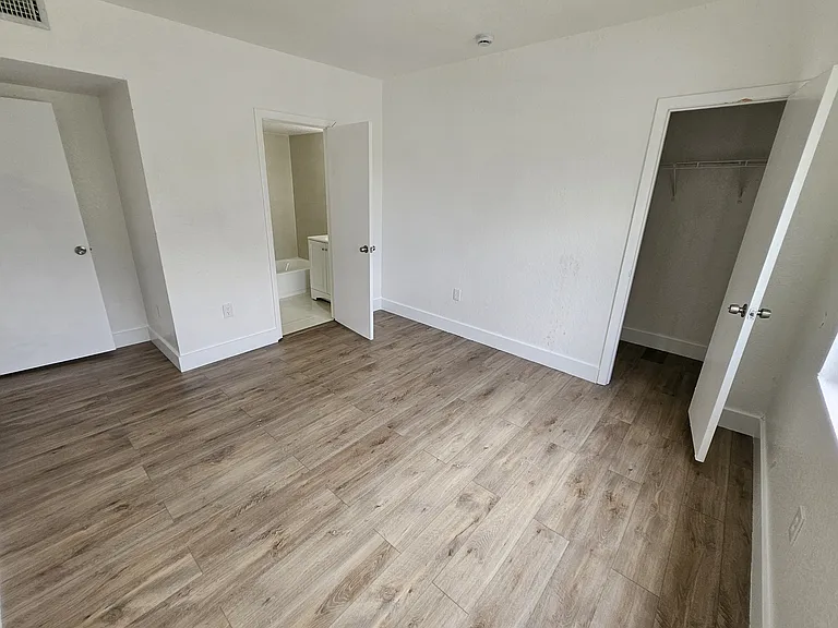 450 NW 84th St #1 — Photo 38