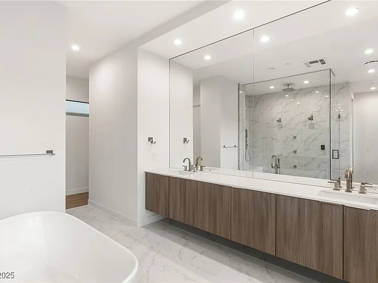 7385 Heron Canyon Ct — Photo 16