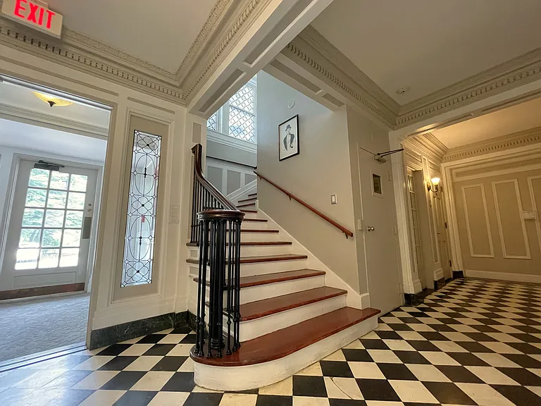 722 W. Water Grand Foyer