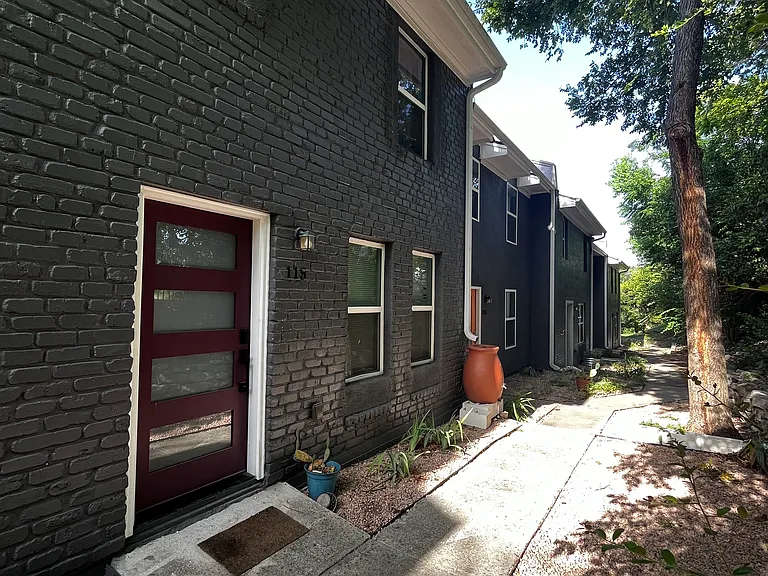 6211 Manor Rd #115 — Photo 2