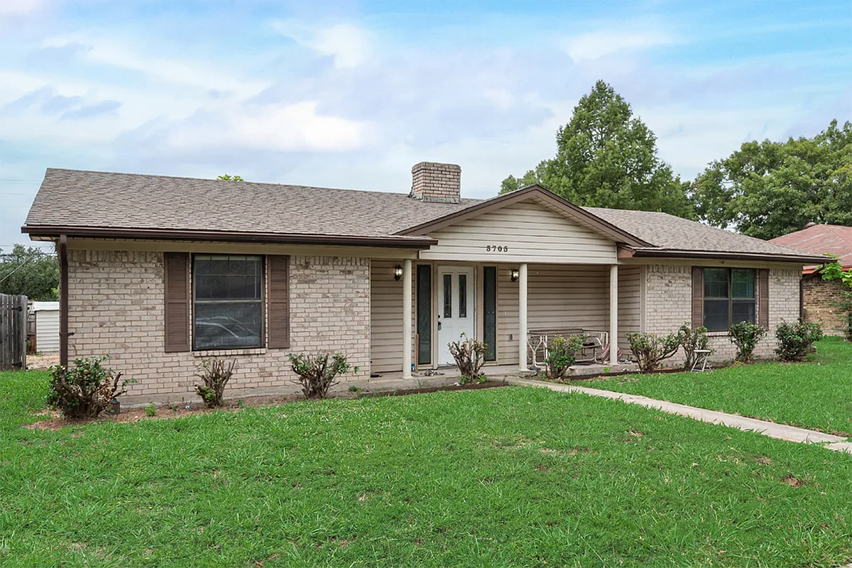 Building Photo - 3705 Osage Dr