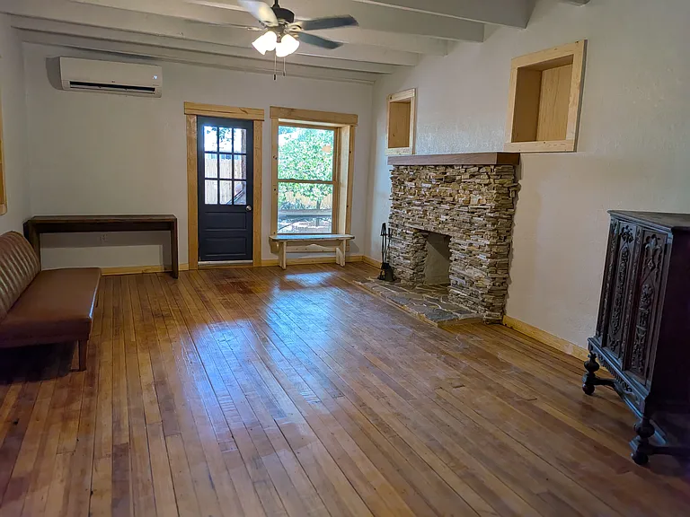 2500 Thompson Rd NW — Photo 3