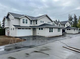 2058 Aaron Dr UNIT D, Lynden, WA 98264