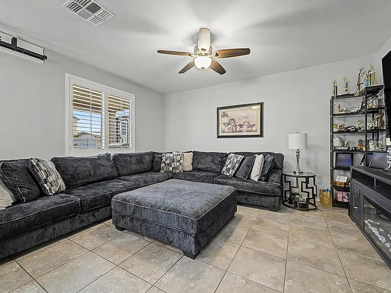 18235 W Ida Ln — Photo 12