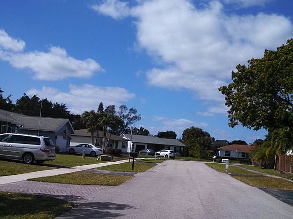 5th image of 2784 NW 36th Ter