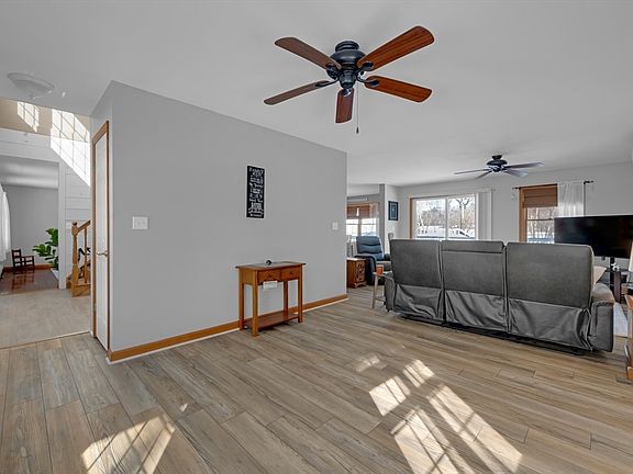 5th image of 80 New Braintree Rd