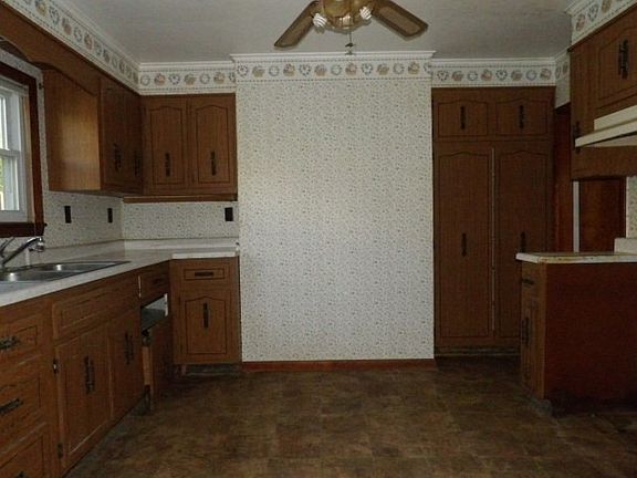 5th image of 39 Walnut Ave