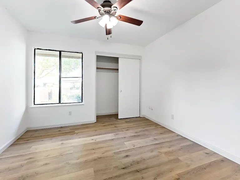 1592 Tollhouse Ln — Photo 10