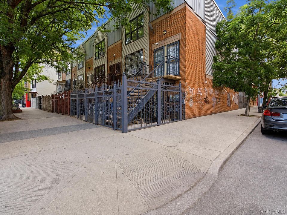 1st image of 2000 Mapes Avenue