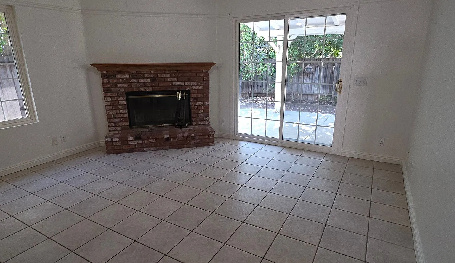 Charming 3-bedroom 2 bath Country Vibe Home in Newbury Park — Photo 4