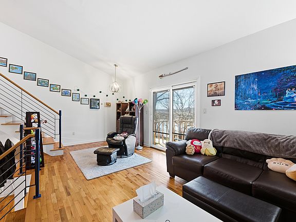 5th image of 4341 Latin Ln #111