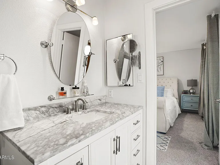 3141 E Sierra St — Photo 26