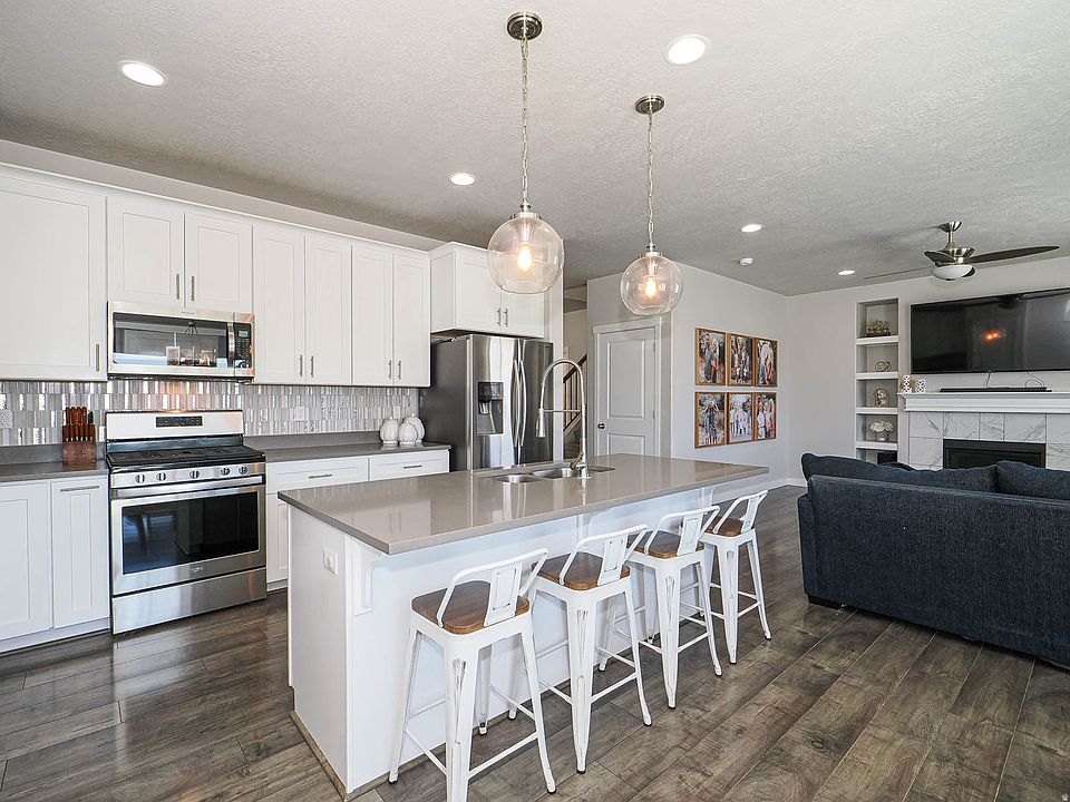 1st image of 957 W McKenna Rd S