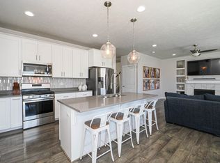 957 W McKenna Rd S, Riverton, UT 84065