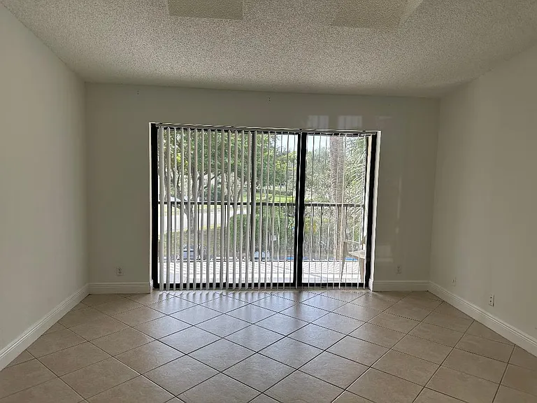 206 Foxtail Dr #E3 — Photo 3