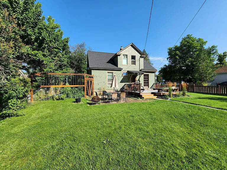 1342 Van Buren St — Photo 2
