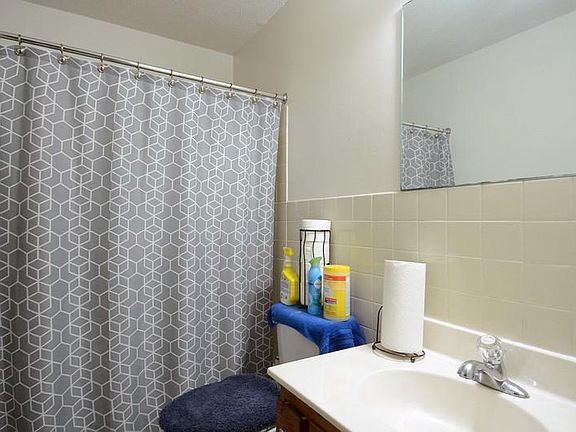 5th image of 2131 Bradley St