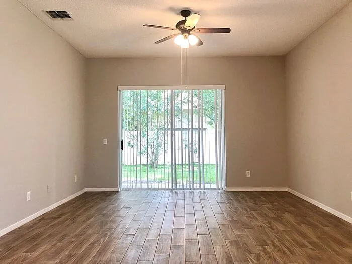 590 Horseman Dr — Photo 10