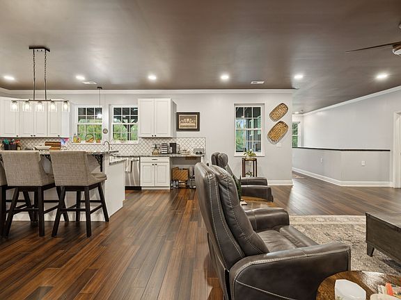 5th image of 2658 Sycamore Valley Rd