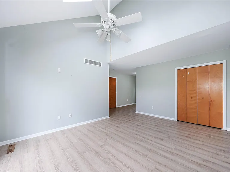 8 Foxtail Ct — Photo 21
