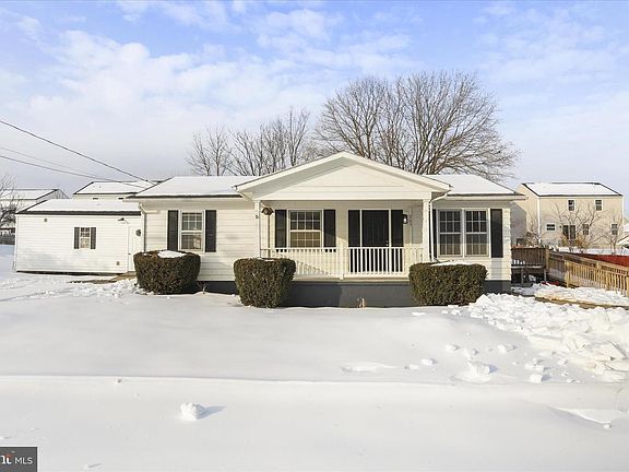 2nd image of 203 Apple Tree Dr