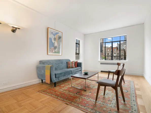 250 West 24th Street image 1 of 14