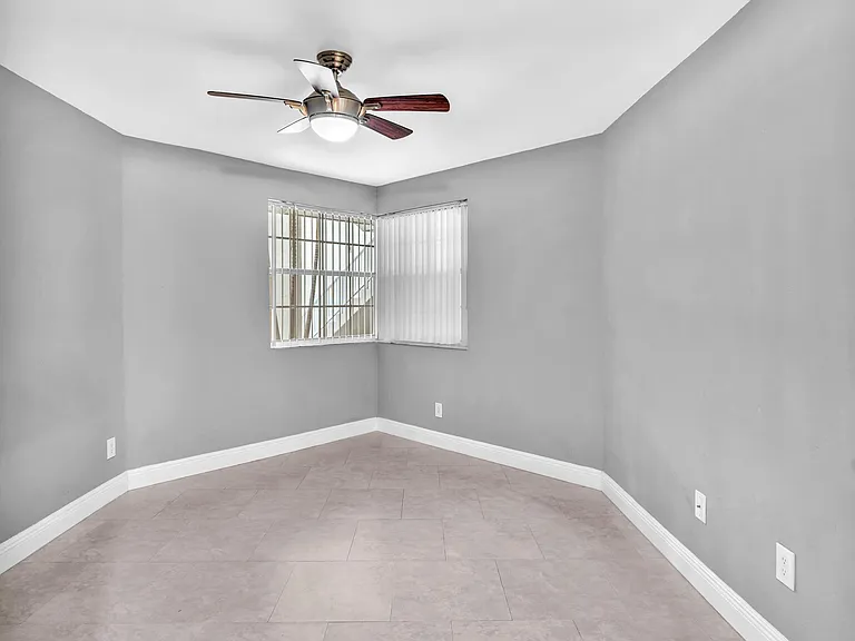 2881 N Oakland Forest Dr #105 — Photo 31