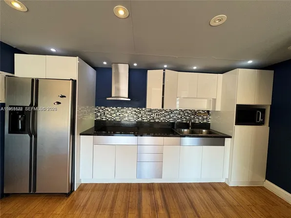 4350 NW 79th Ave APT 2A, Doral, FL 33166