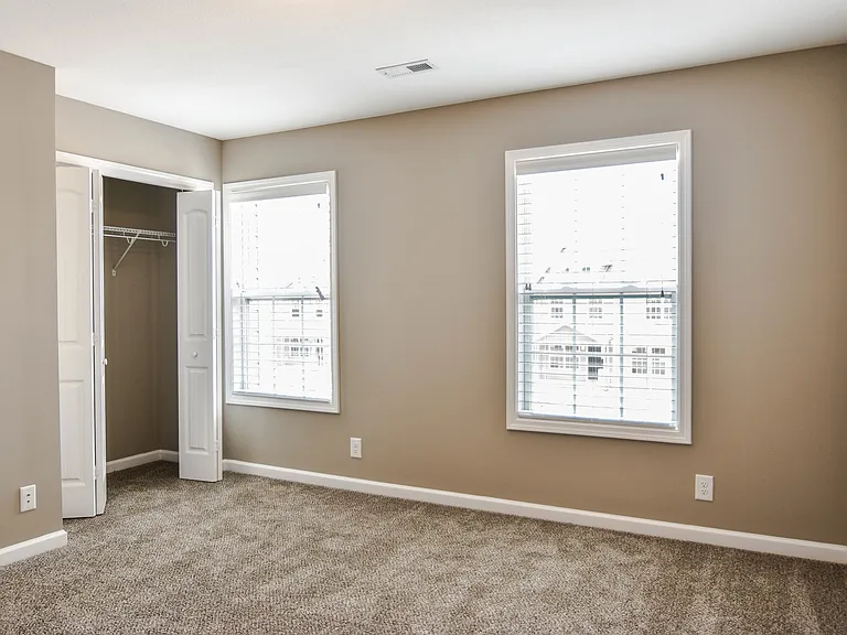 259 Alexander Blvd — Photo 10