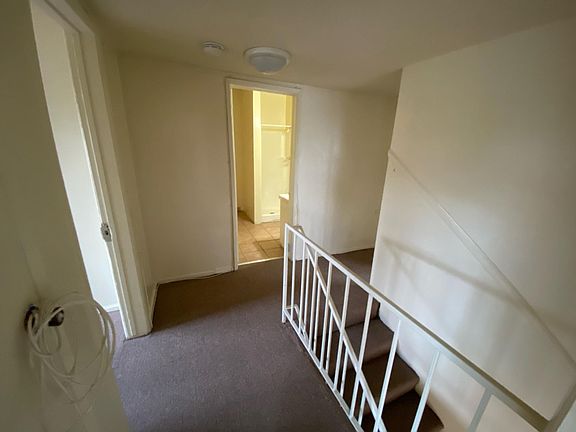 3rd image of 3920 W 113th St #1