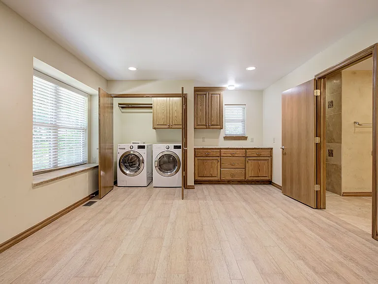 2nd bedroom/ Laundry area