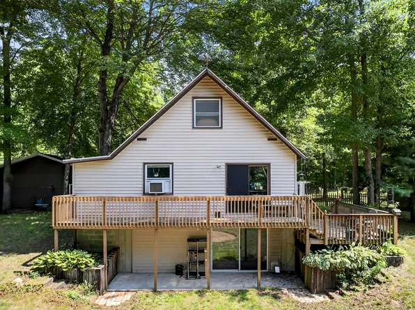 3933 S Centerline Rd, Fremont, MI 49412