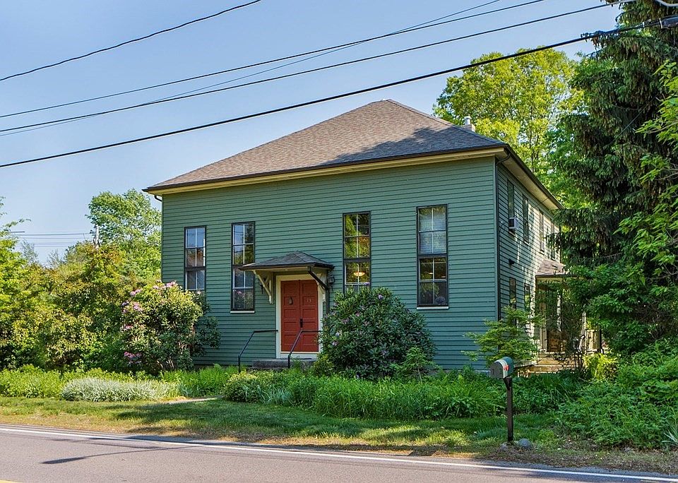 73 Village St, Medway, MA 02053 Zillow