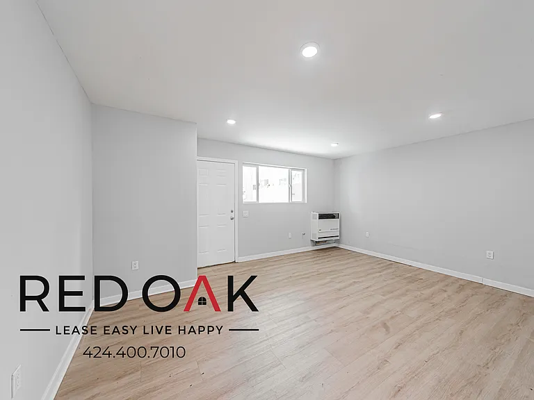 923 W 75th St #931-3/4 — Photo 5