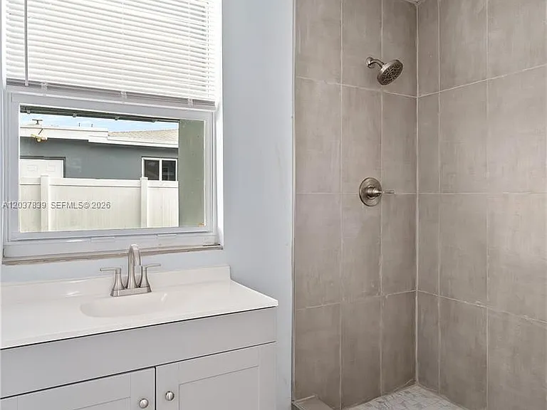 644 SW 7th Ct — Photo 26