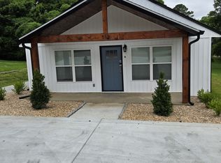 512 9th St, Clarksville, TN 37040
