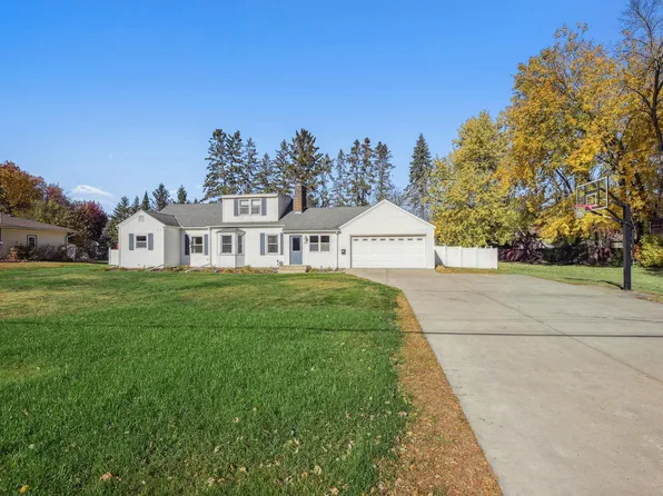 1775 4th St, White Bear Lake, MN 55110