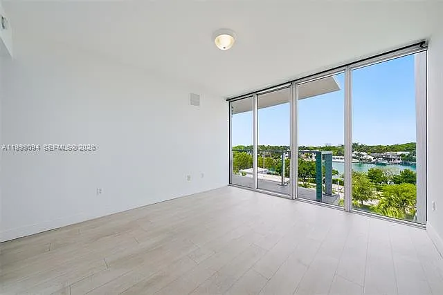 6305 Indian Creek Dr #5D — Photo 10