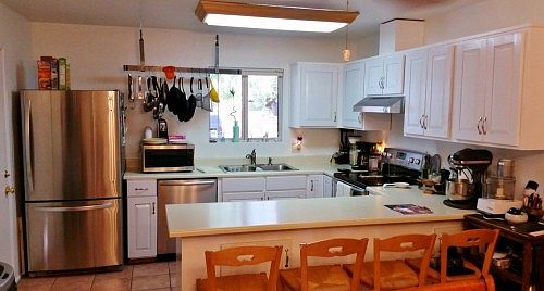 5th image of 2971 S Winsor Ave