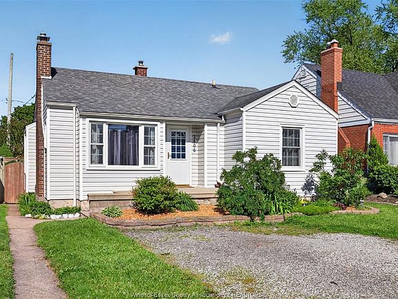 2nd image of 2406 Byng Rd