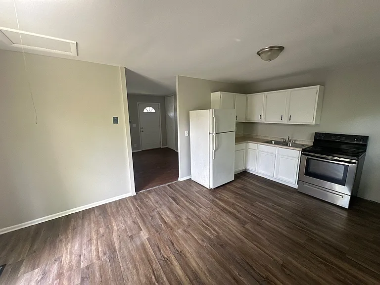 8315 Meadowlark Dr — Photo 5