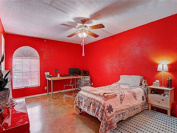 3rd image of 910 Duncan Ln APT 7