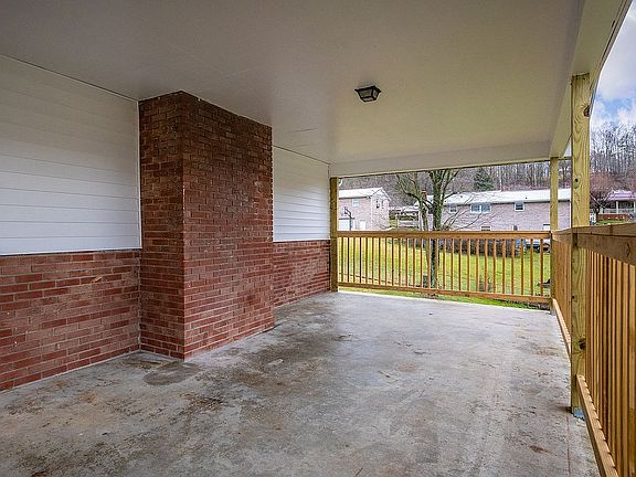 4th image of 1803 Oakwood Dr