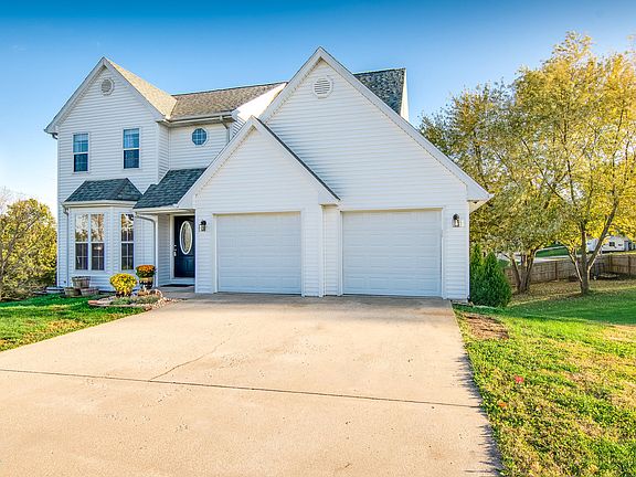 2nd image of 3719 Willow Brook Dr