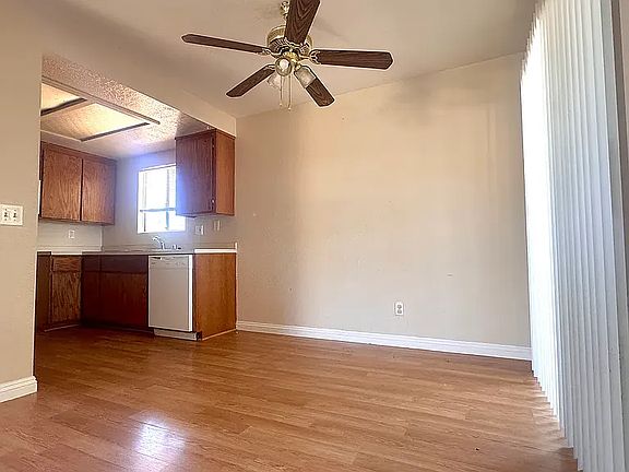 3rd image of 25880 Dartmouth St #J
