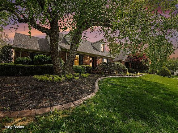 3rd image of 1799 Veechdale Rd