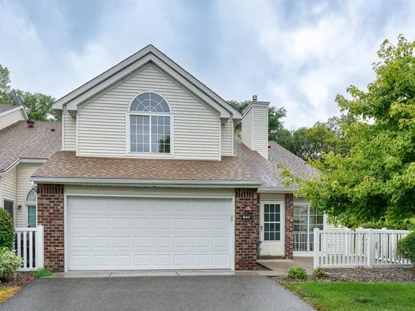 840 Old Town Dr, New Brighton, MN 55112