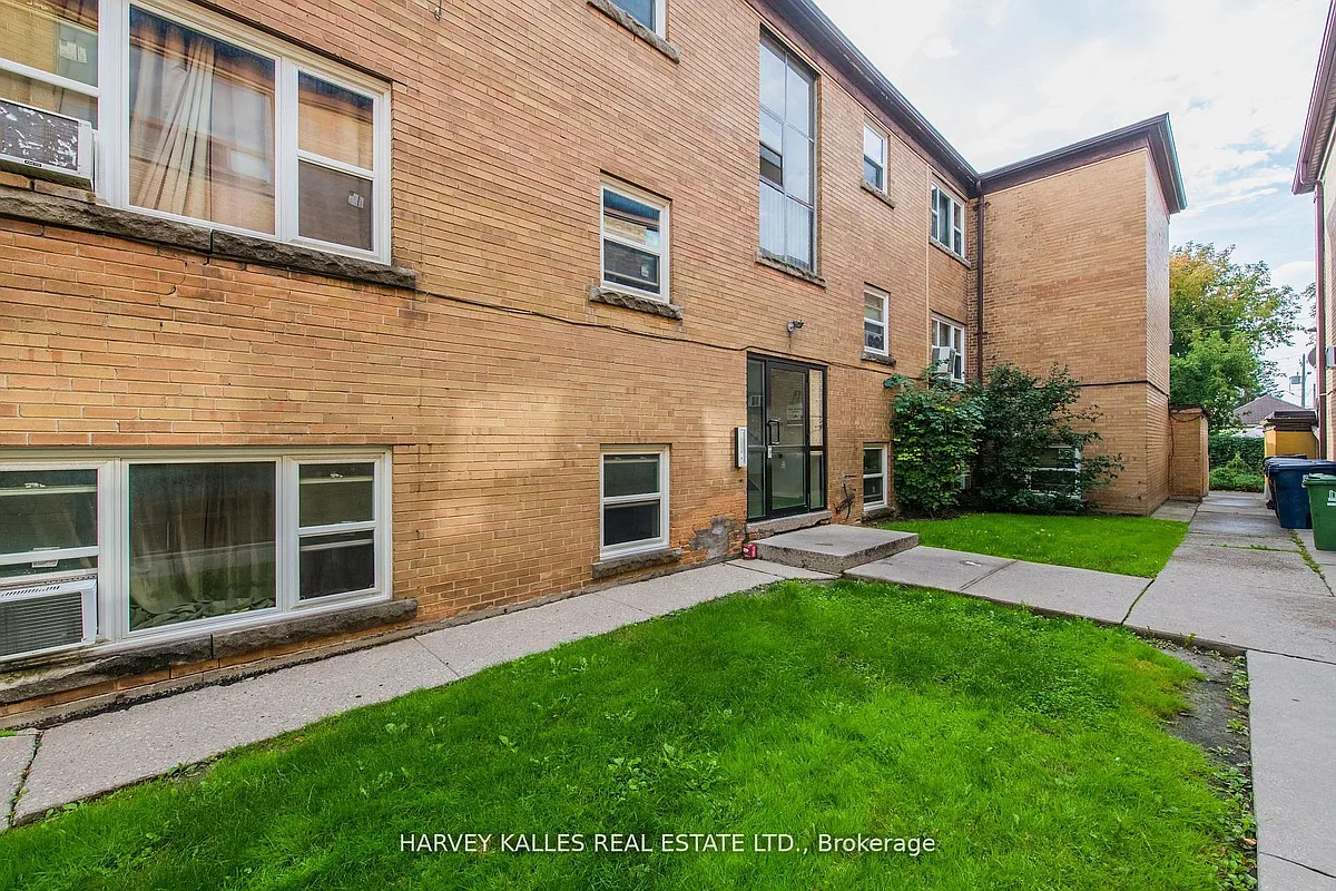 Building Photo - 2905 Saint Clair Ave E #12